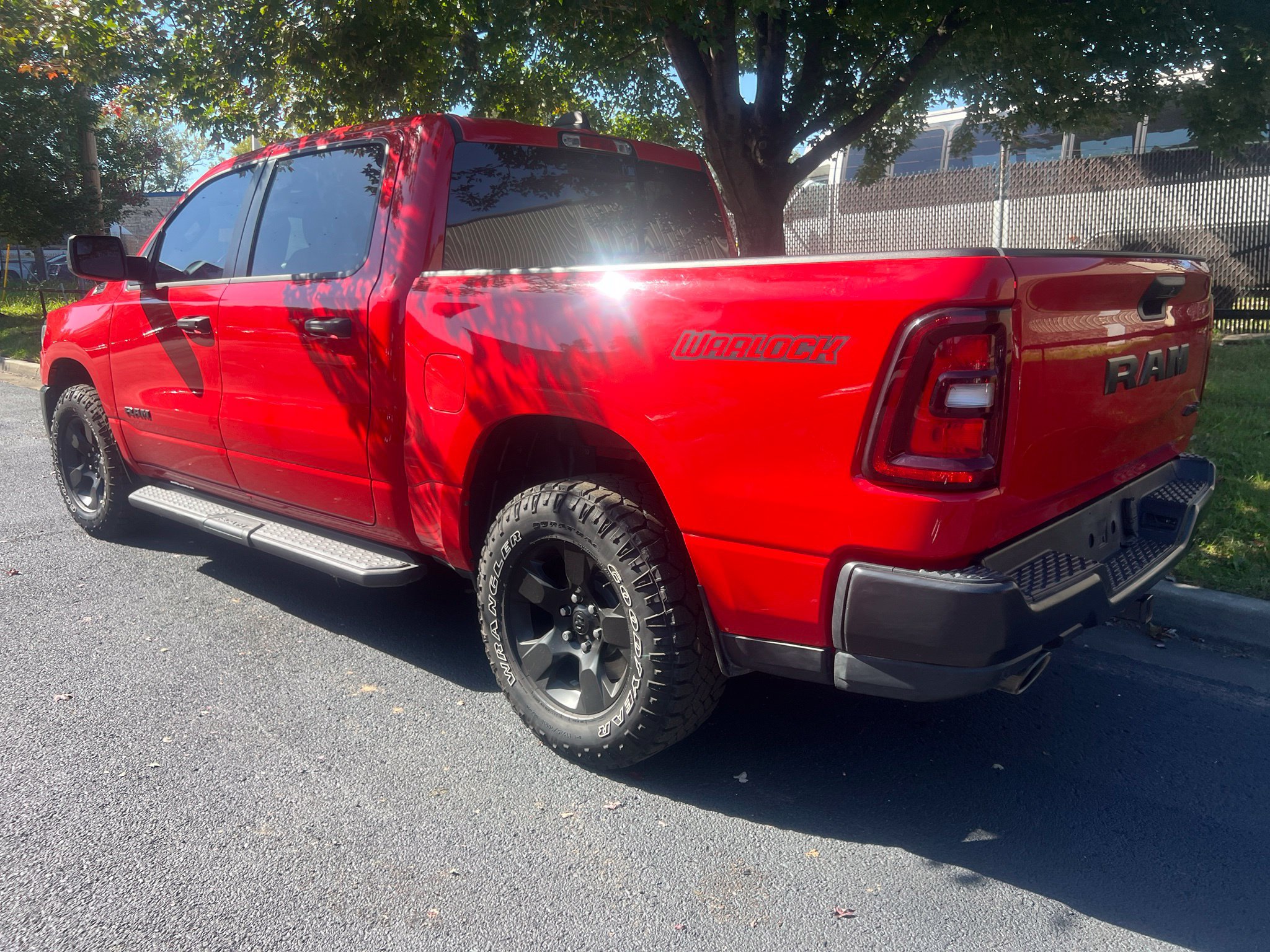 Used 2025 RAM 1500 Warlock AWD/4WD image 9
