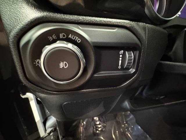 Used 2023 Jeep Wrangler Unlimited Sport AWD/4WD image 22