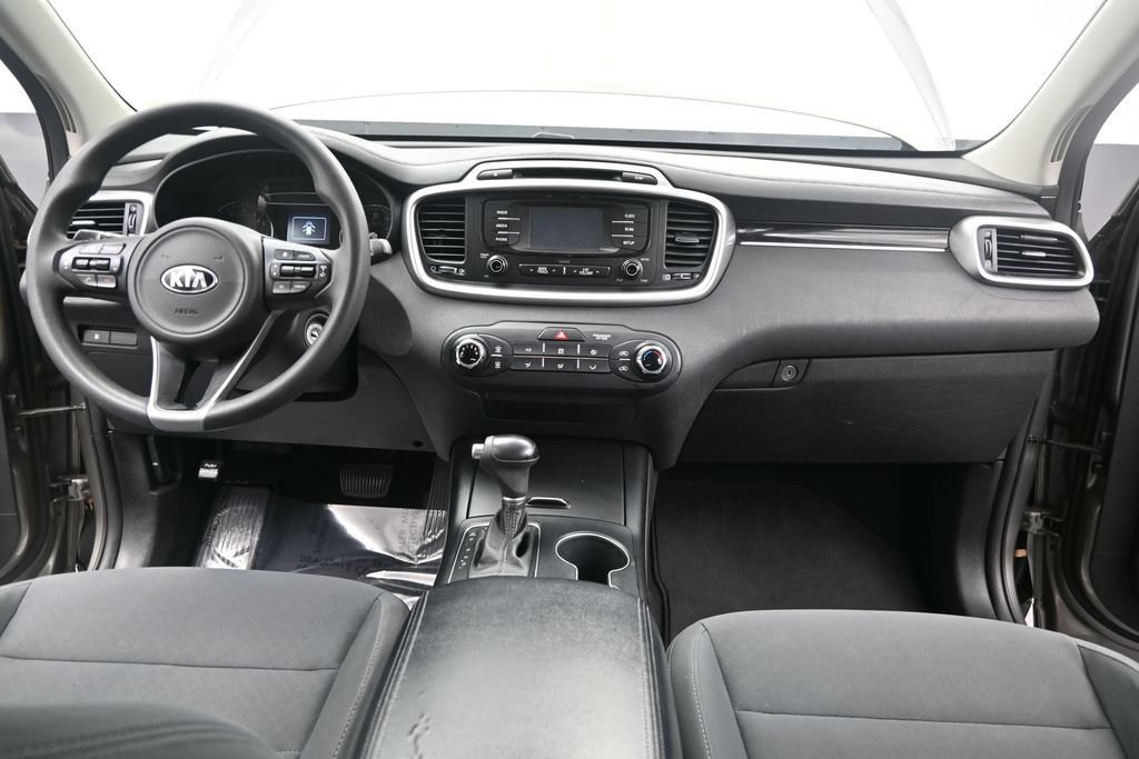 Used 2017 Kia Sorento AWD image 29