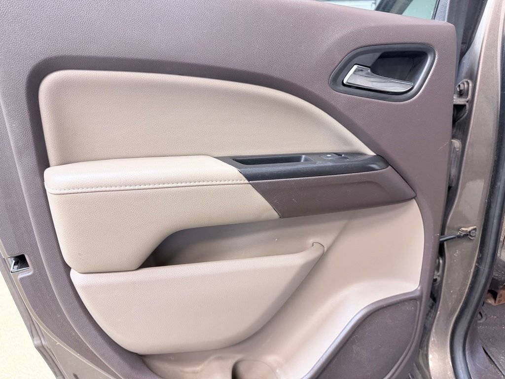 Used 2016 GMC Canyon SLE RWD image 18