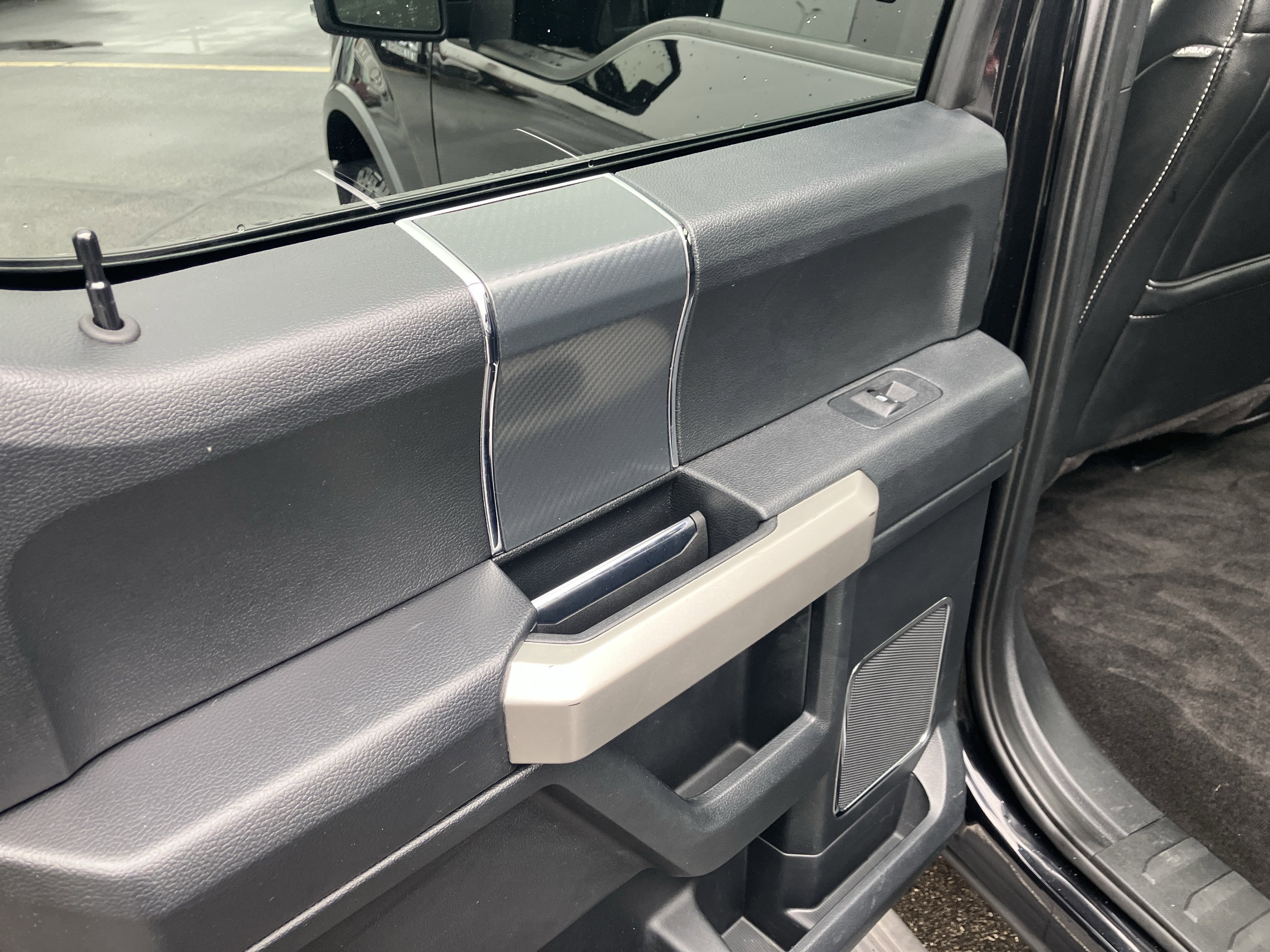 Used 2019 Ford F150 Lariat w/ Equipment Group 502A Luxury image 14