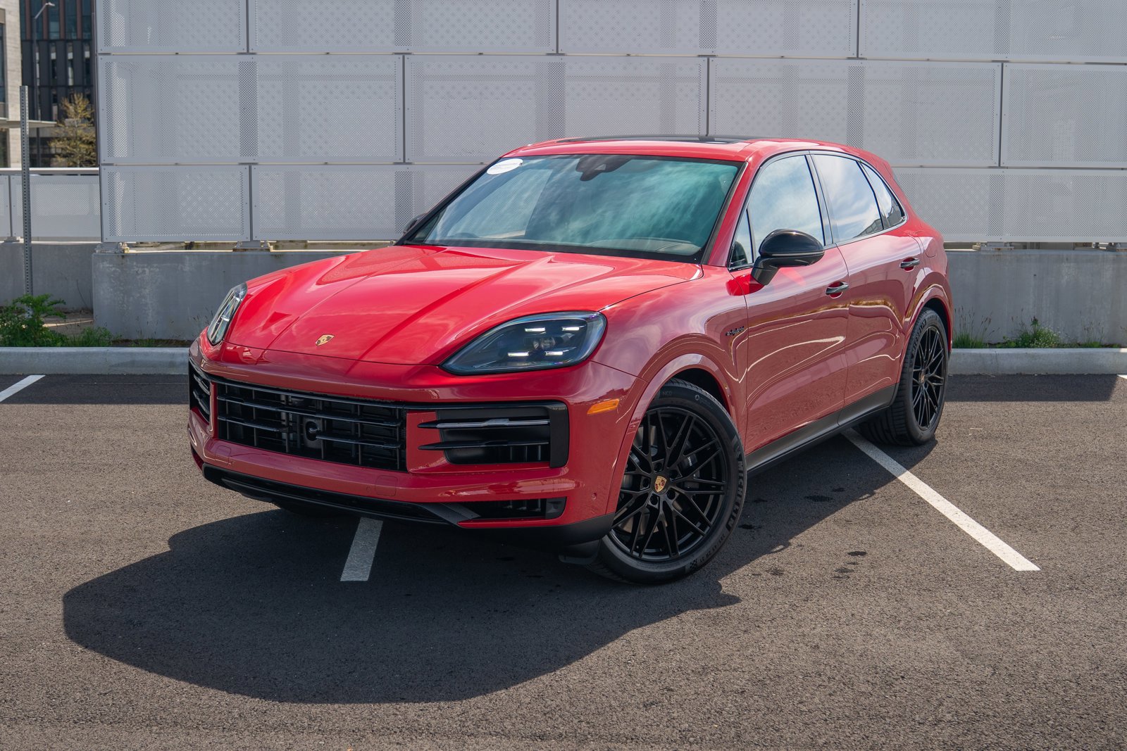 Certified 2025 Porsche Cayenne E-Hybrid AWD/4WD video 1