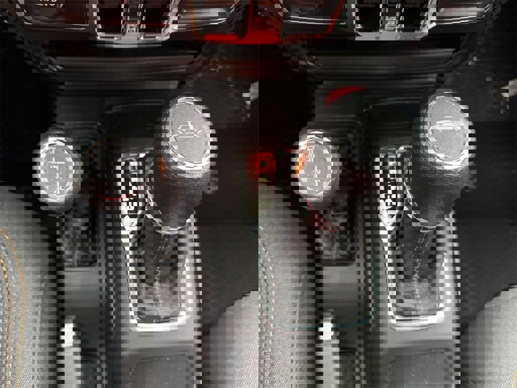 New 2025 Jeep Gladiator Sport image 26