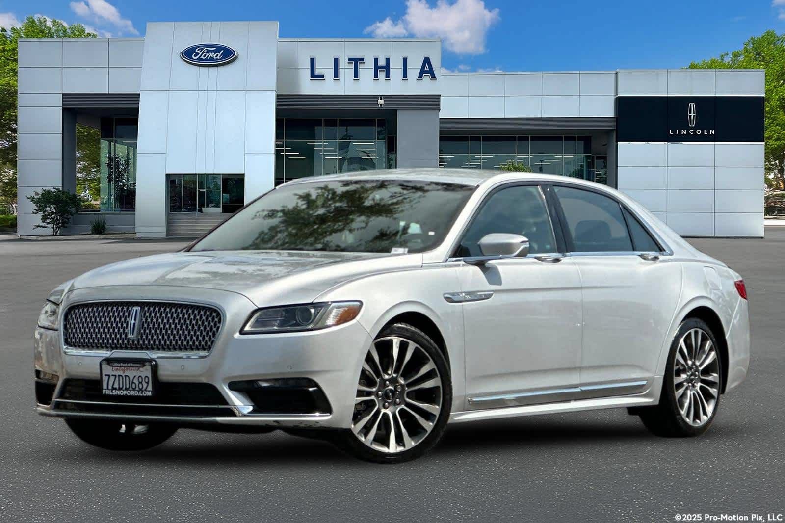 Used 2017 Lincoln Continental Select FWD image 1