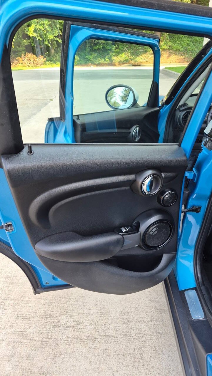 Used 2015 MINI Cooper 4-Door Hardtop FWD image 36