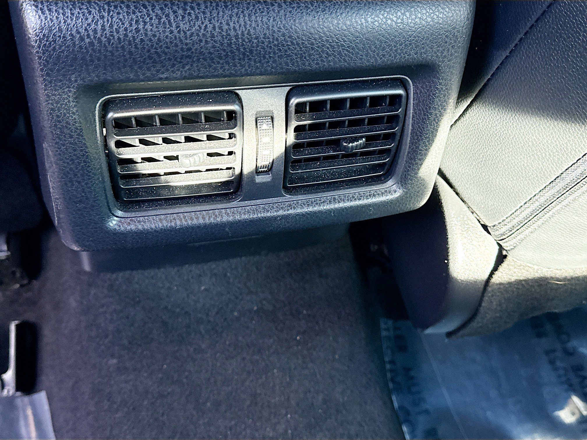 Used 2025 Toyota Camry SE w/ Convenience Package image 19