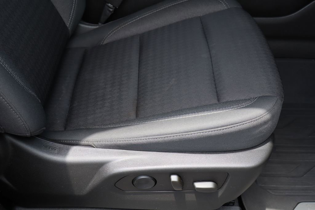 Certified 2022 GMC Yukon SLE RWD image 30