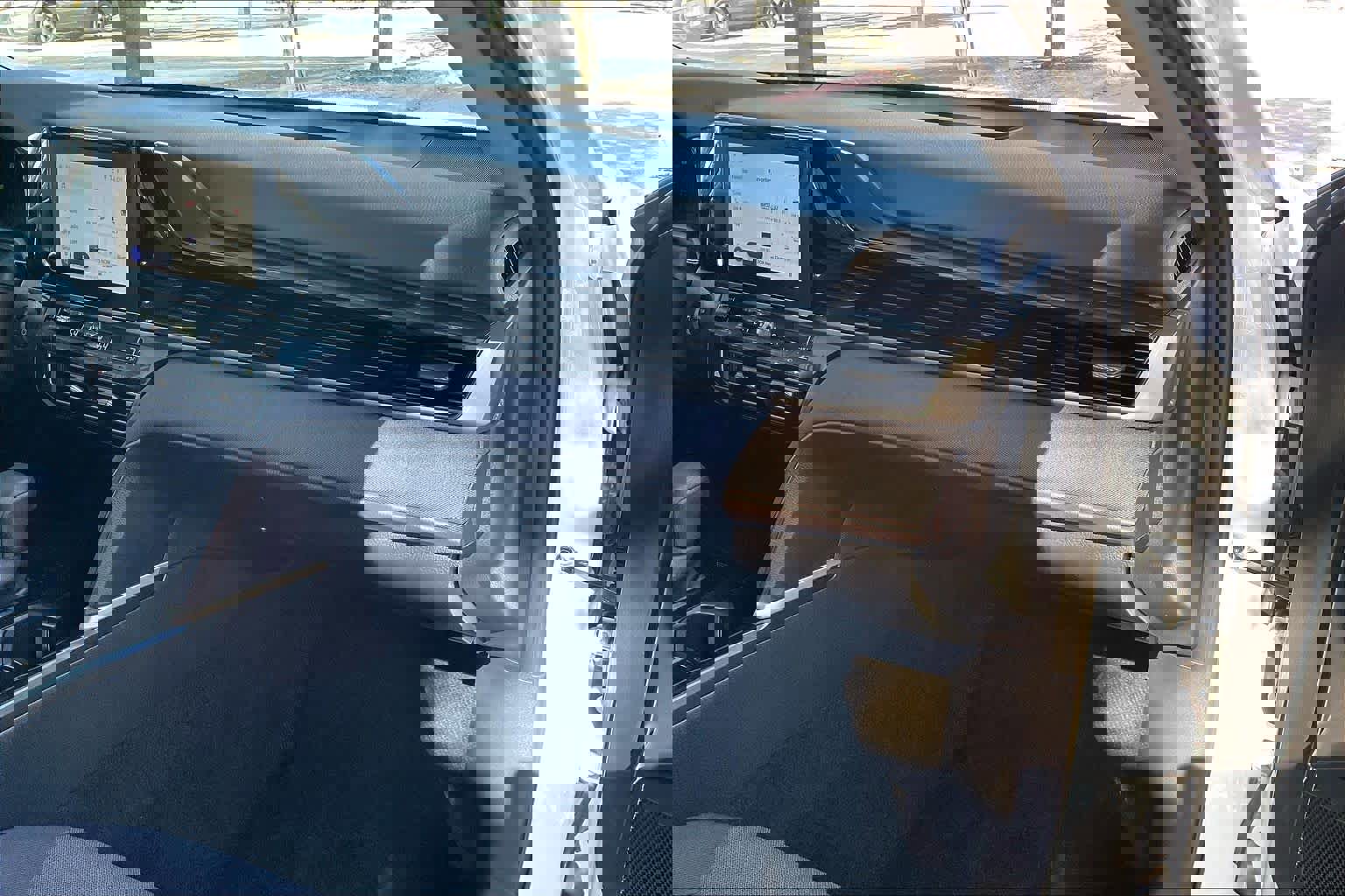 Used 2025 Toyota Camry LE image 15