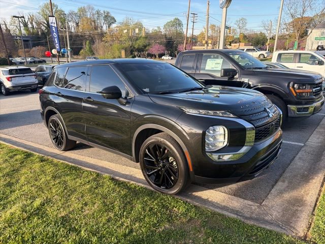 Used 2024 Mitsubishi Outlander SE Black Edition