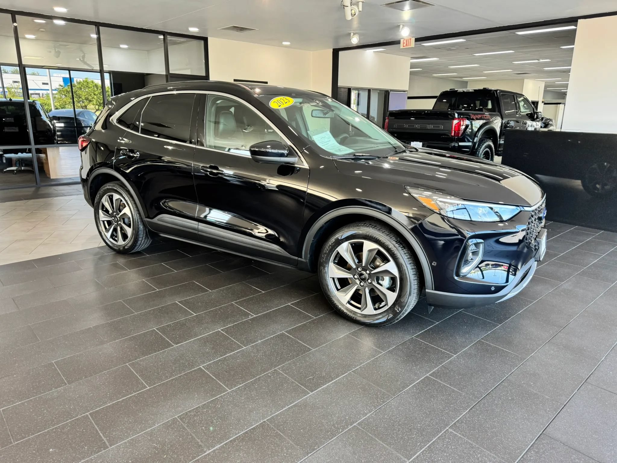 Used 2023 Ford Escape Platinum w/ Premium Technology Package AWD/4WD image 6