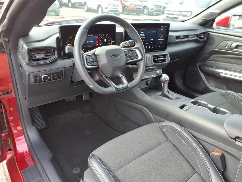 Used 2024 Ford Mustang Coupe image 11