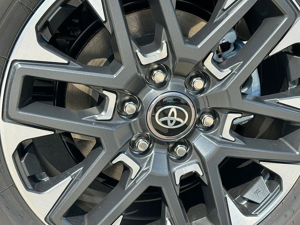New 2026 Toyota Tundra Limited AWD/4WD image 16