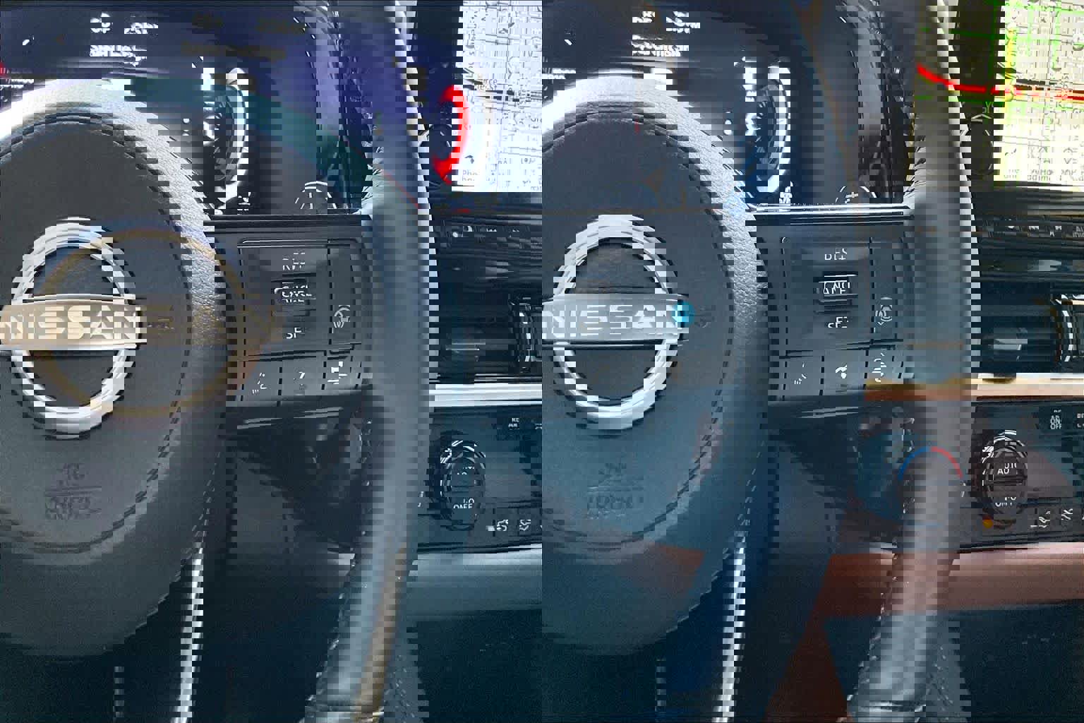 Used 2024 Nissan Pathfinder Platinum image 24