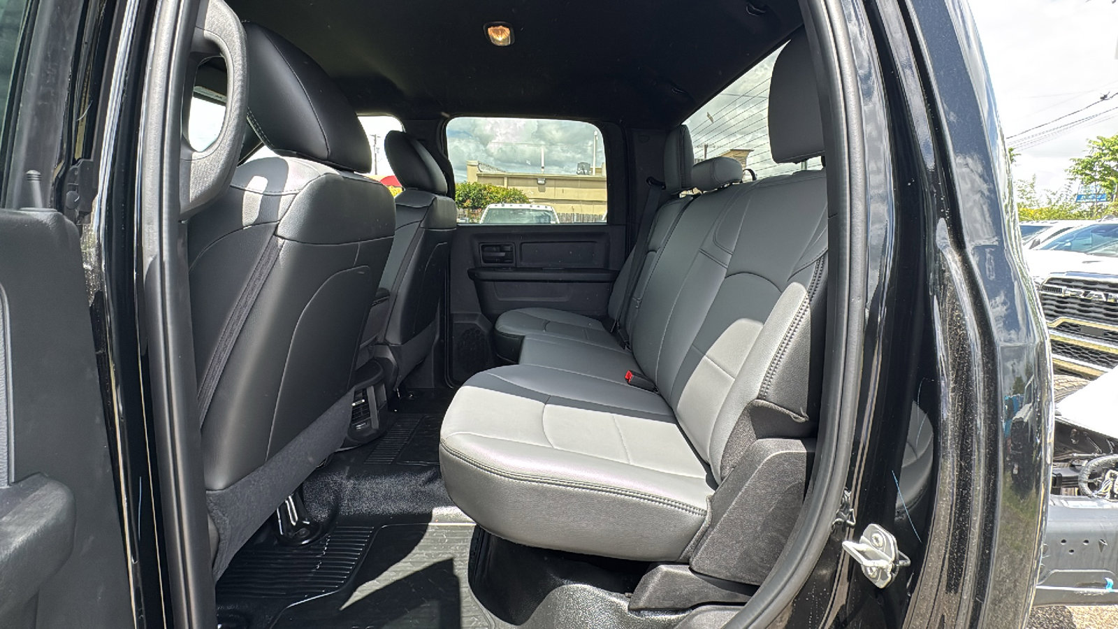 New 2026 RAM 5500 Tradesman w/ Chrome Appearance Group AWD/4WD image 14