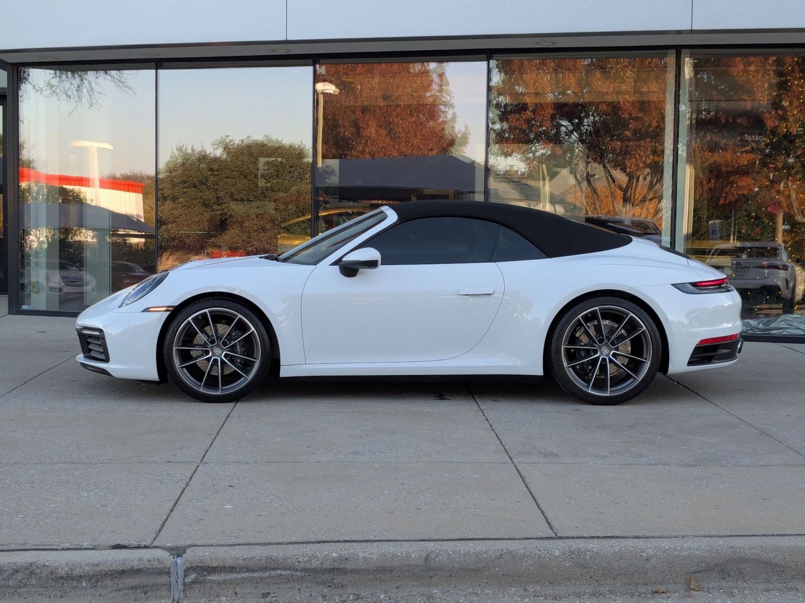 Used 2024 Porsche 911 Carrera image 2