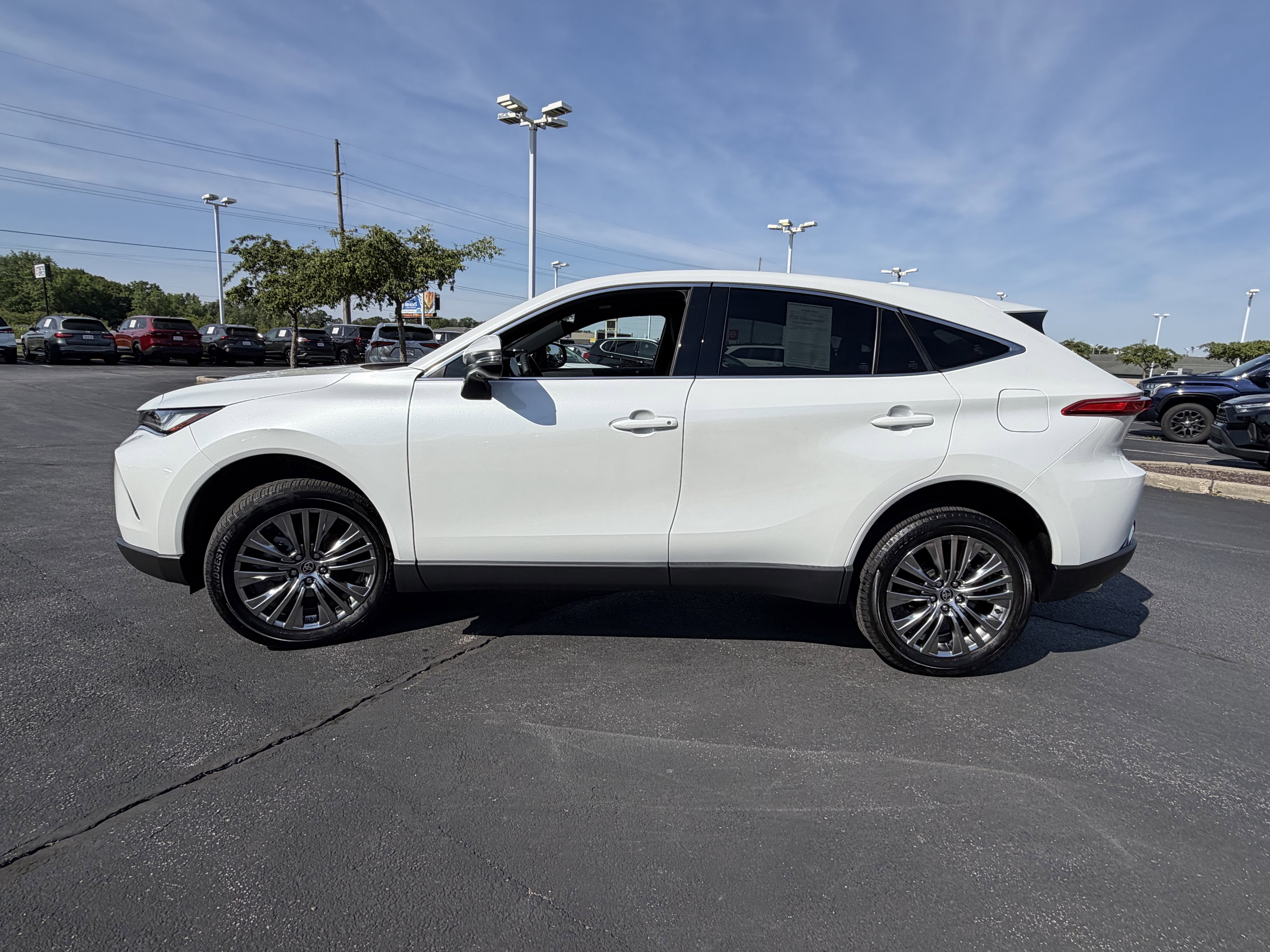 Used 2024 Toyota Venza Limited AWD/4WD image 4