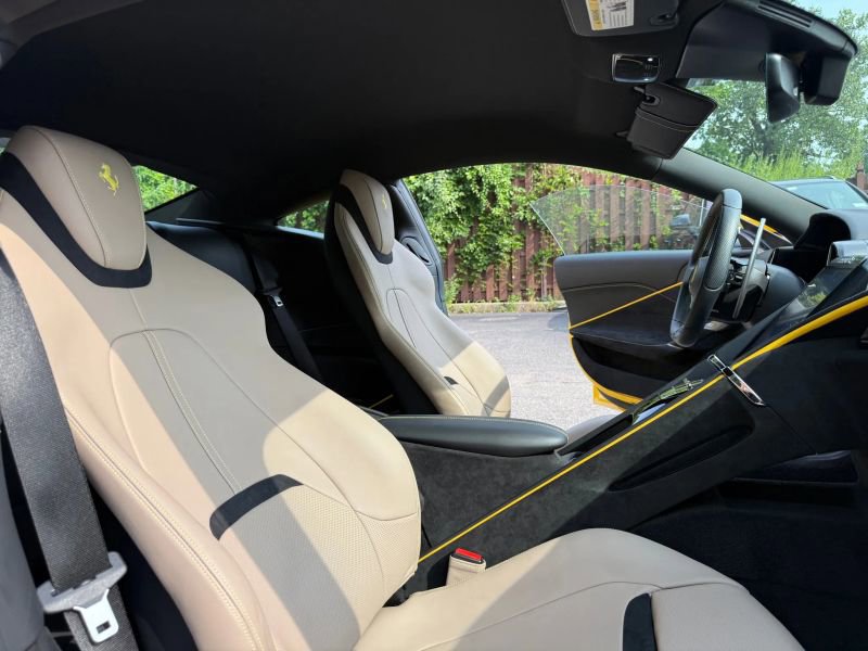 Used 2022 Ferrari Roma image 21