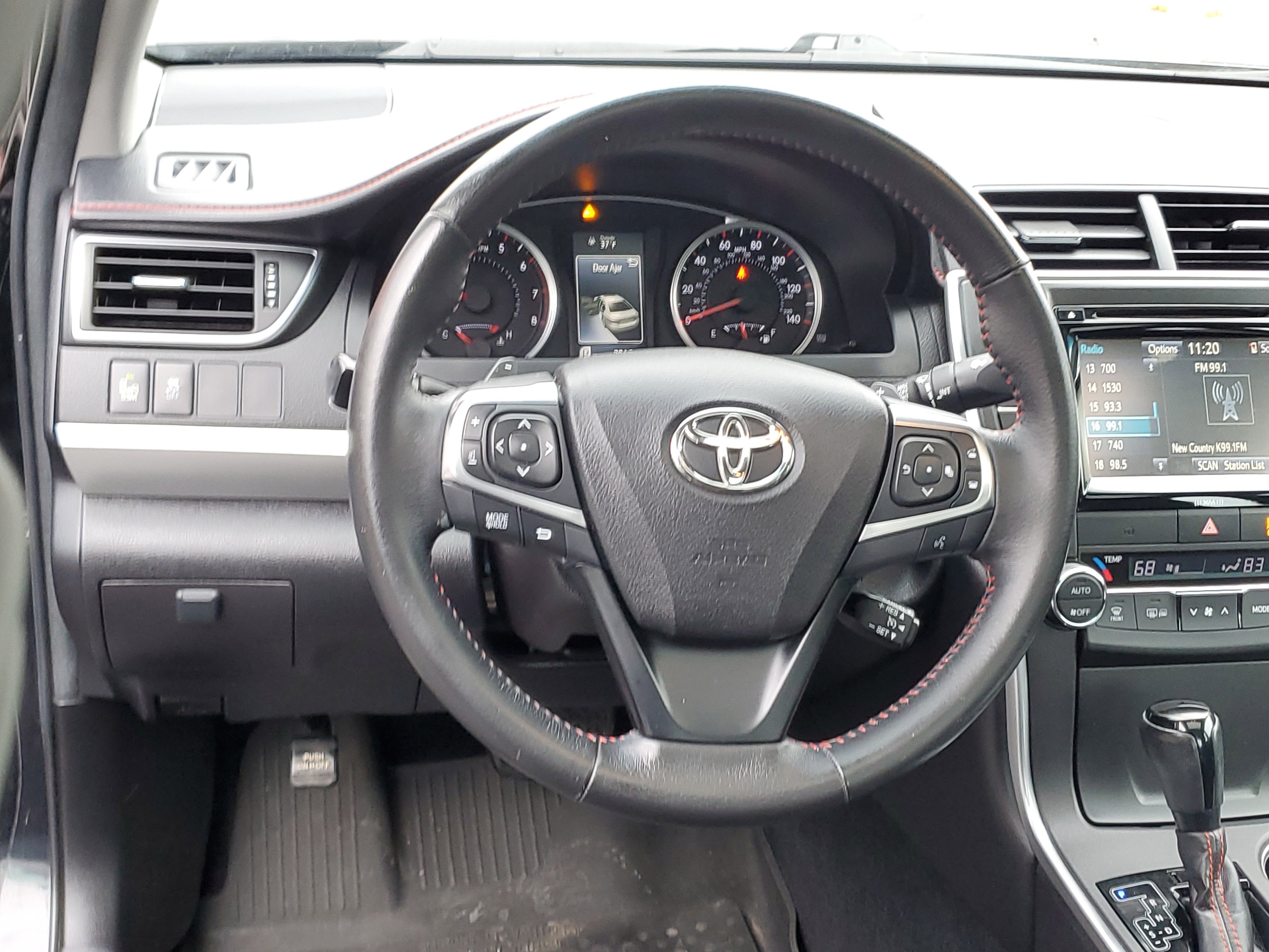 Used 2017 Toyota Camry XSE image 13