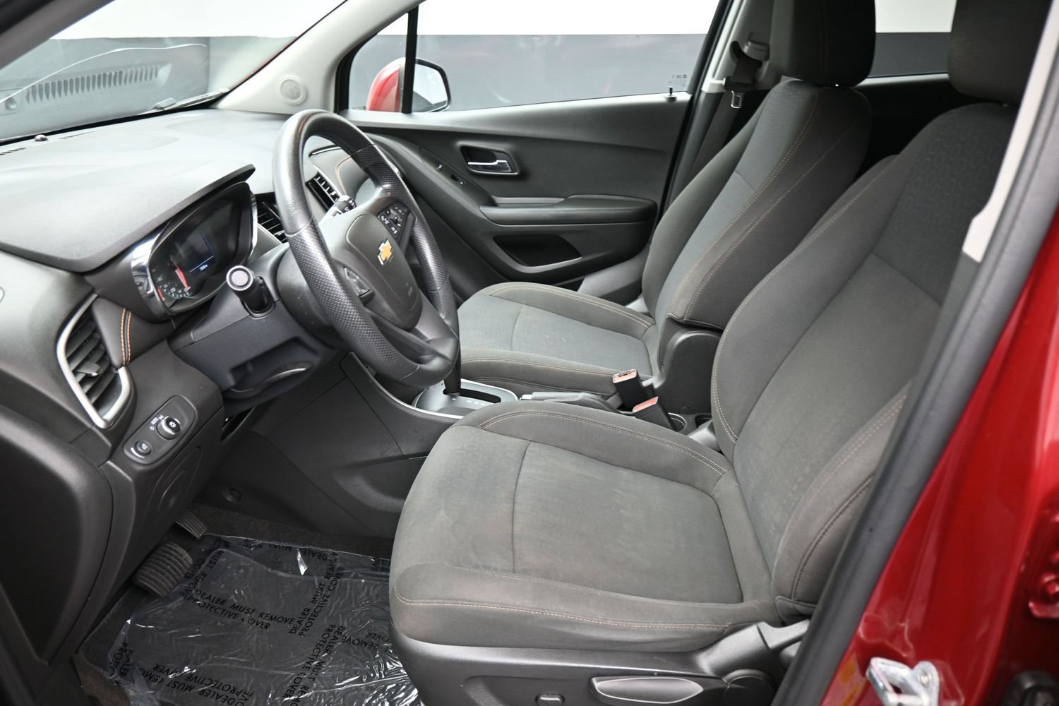 Used 2021 Chevrolet Trax LS w/ Tint and Cruise Package AWD/4WD image 13