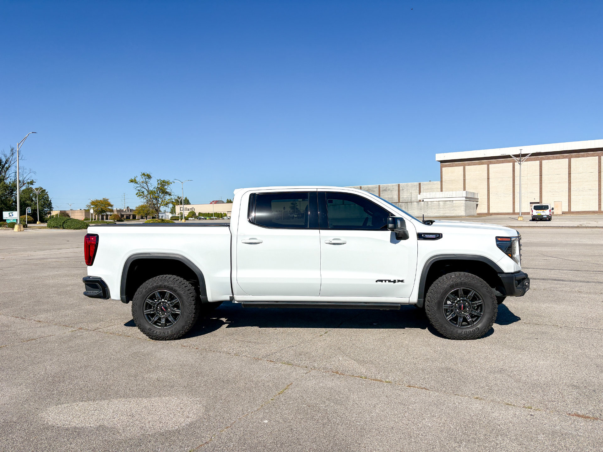 Used 2025 GMC Sierra 1500 AT4X AWD/4WD image 11