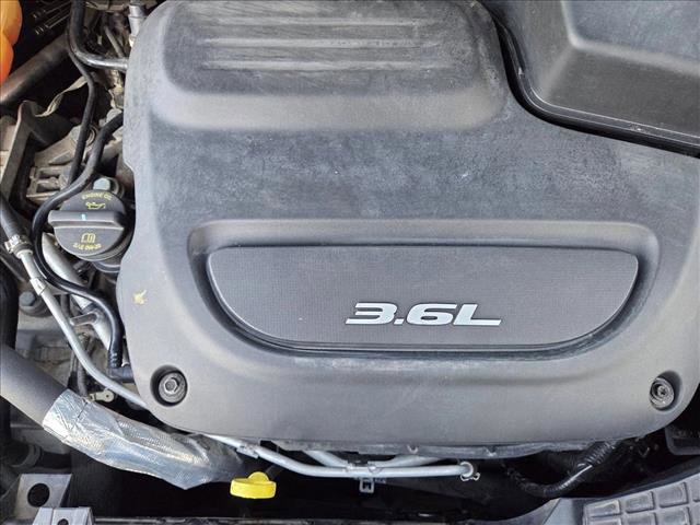 Used 2017 Chrysler Pacifica LX image 21