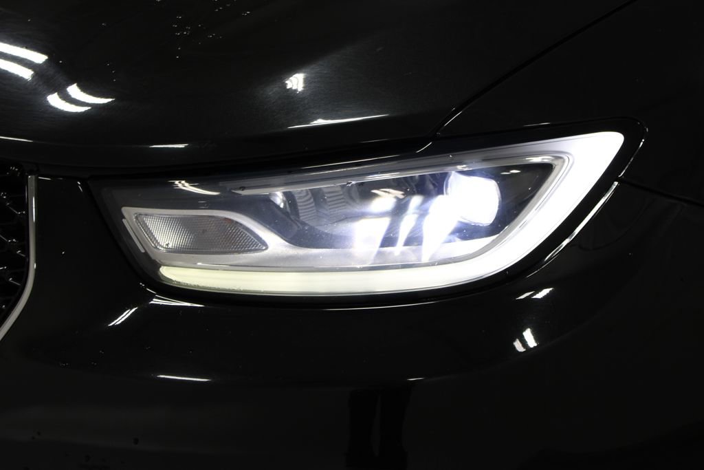 Used 2023 Chrysler Pacifica Touring-L FWD image 13