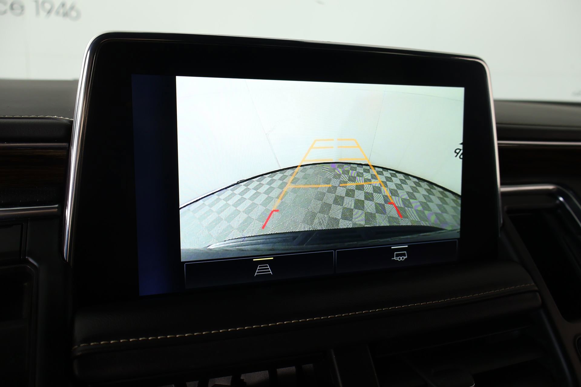 Used 2023 Chevrolet Suburban Premier RWD image 6