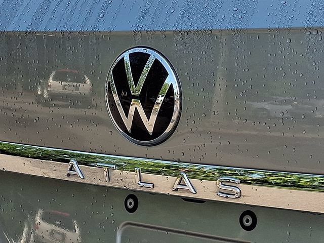 Used 2022 Volkswagen Atlas Cross Sport SEL R-Line AWD/4WD image 34