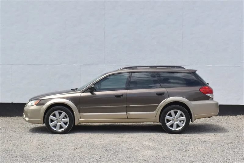 Used 2008 Subaru Outback 2.5i L.L. Bean AWD/4WD image 9