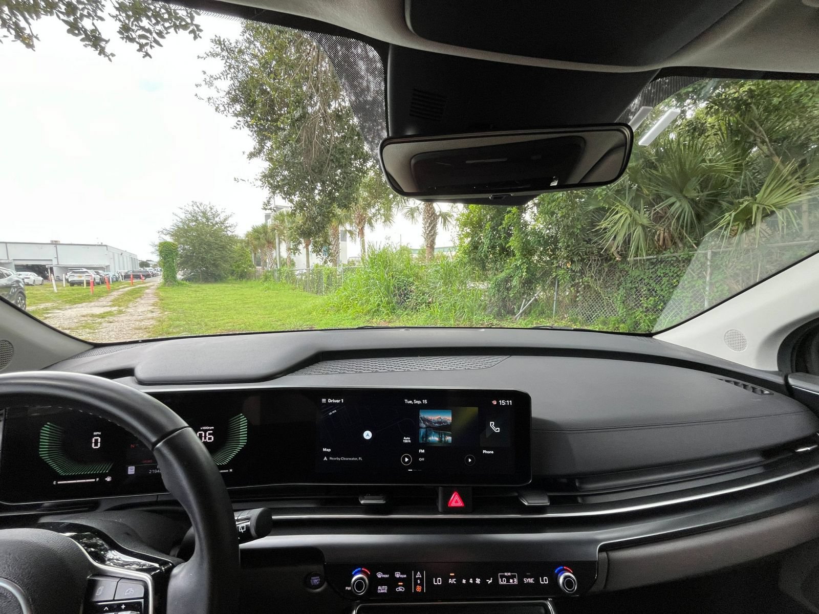Used 2026 Kia Carnival FWD image 35