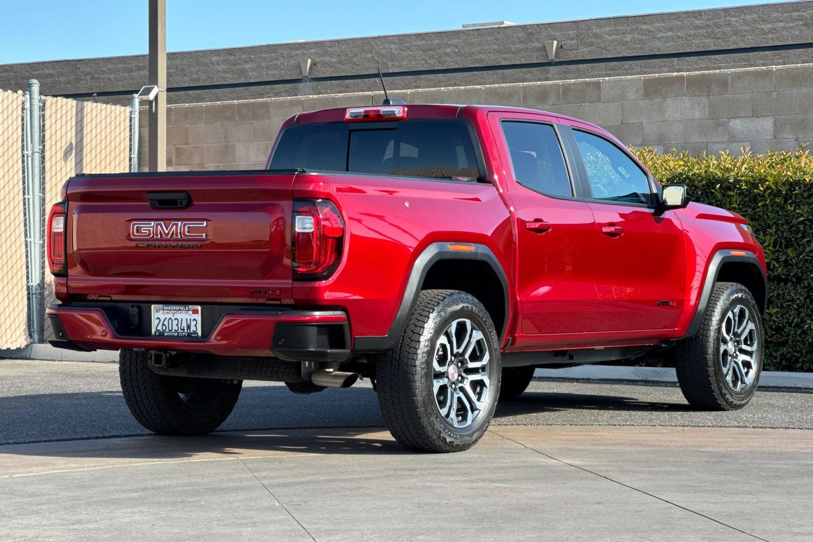 Certified 2023 GMC Canyon AT4 w/ AT4 Premium Package AWD/4WD image 4