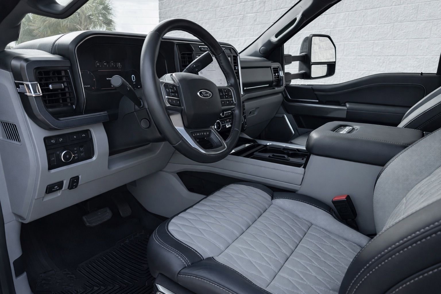 Used 2024 Ford F250 Limited w/ FX4 Off-Road Package image 2