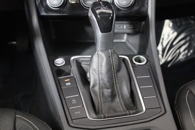 Used 2023 Volkswagen Jetta SE w/ Panoramic Sunroof Package image 14