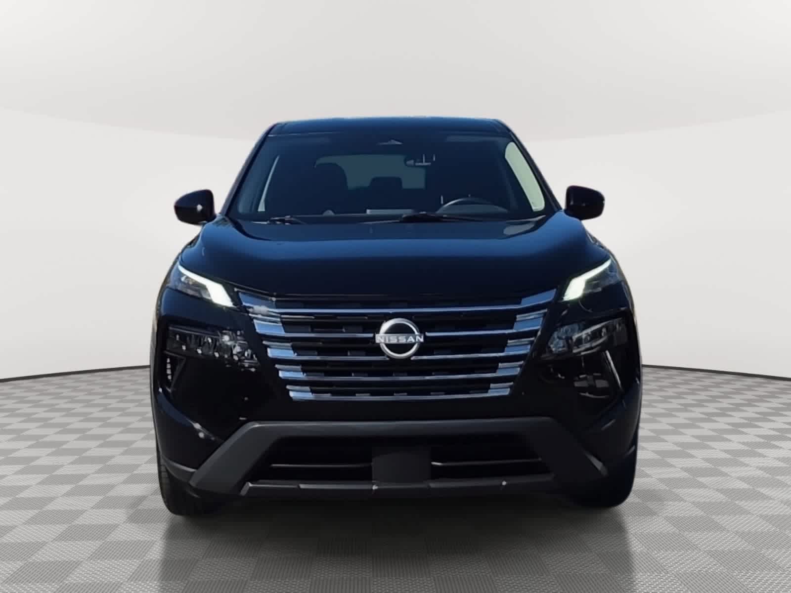 Used 2025 Nissan Rogue SV AWD/4WD image 2