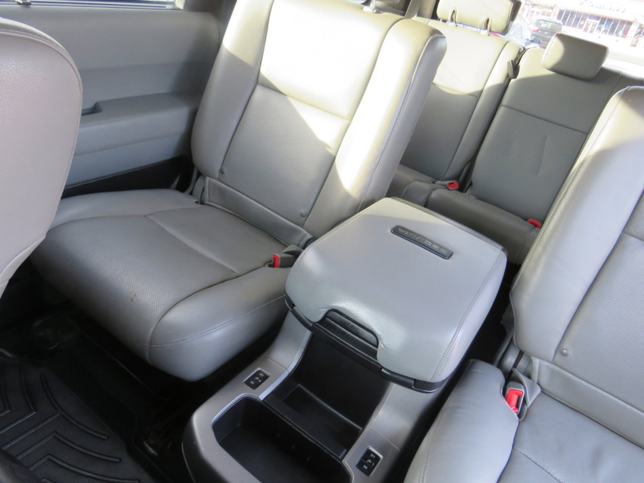 Used 2015 Toyota Sequoia Platinum image 23