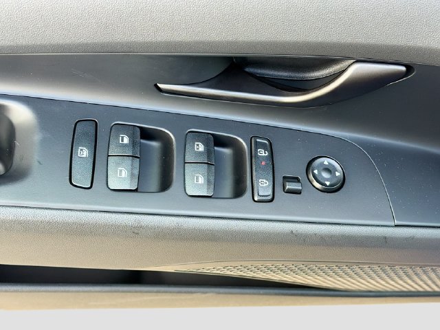 New 2026 Hyundai Elantra SEL Sport Premium FWD image 17