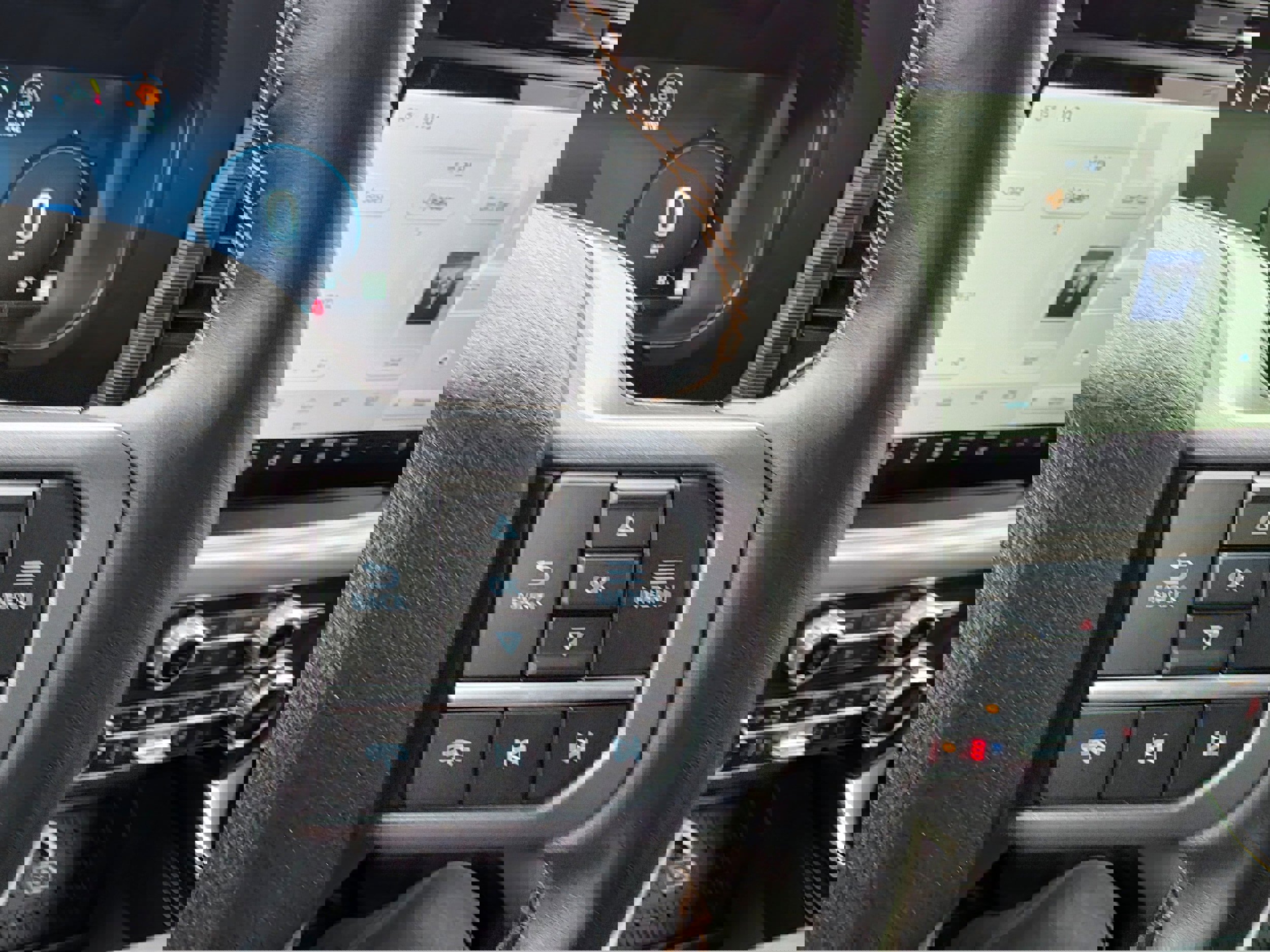 New 2025 Ford F150 Lariat w/ Equipment Group 502A High image 17