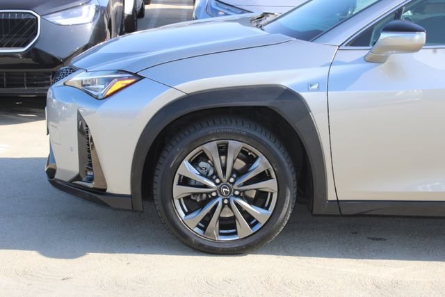 Used 2021 Lexus UX 250h F Sport AWD/4WD image 4