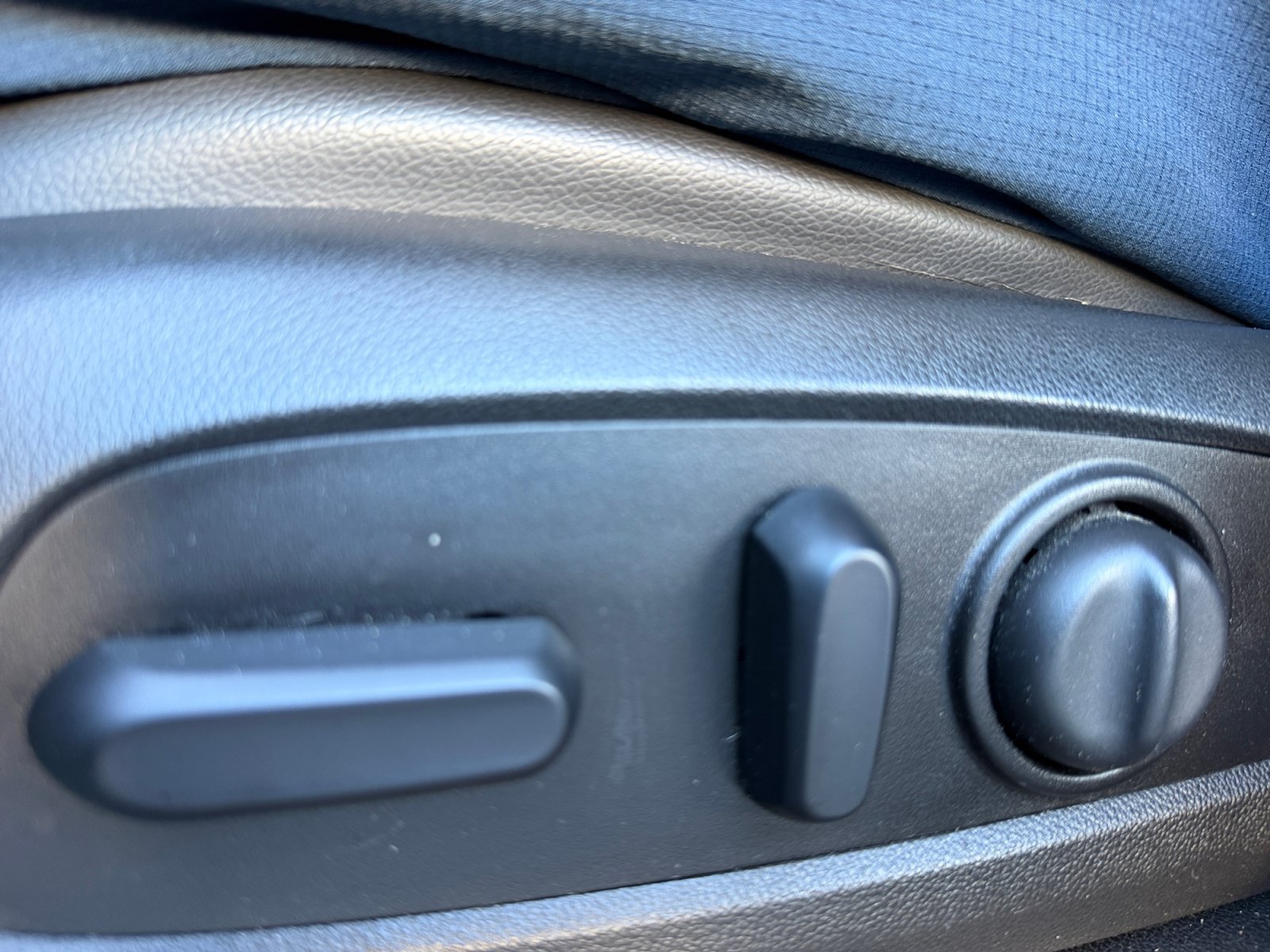 Used 2018 Chevrolet Equinox Premier FWD image 14