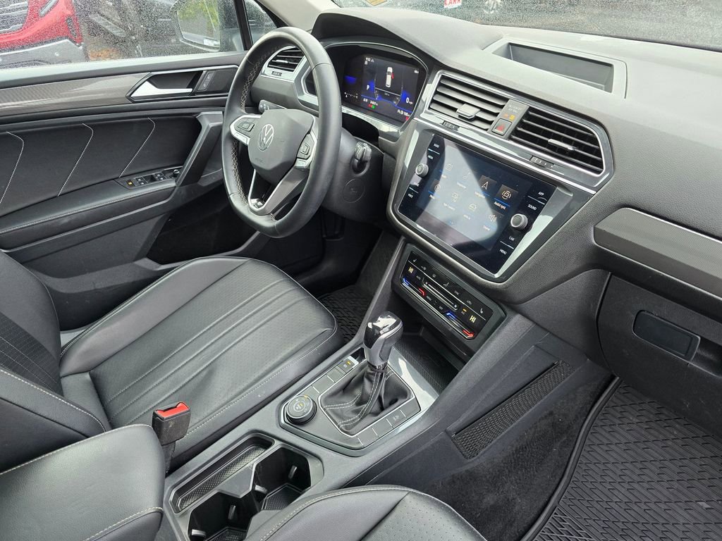 Used 2022 Volkswagen Tiguan SE image 10