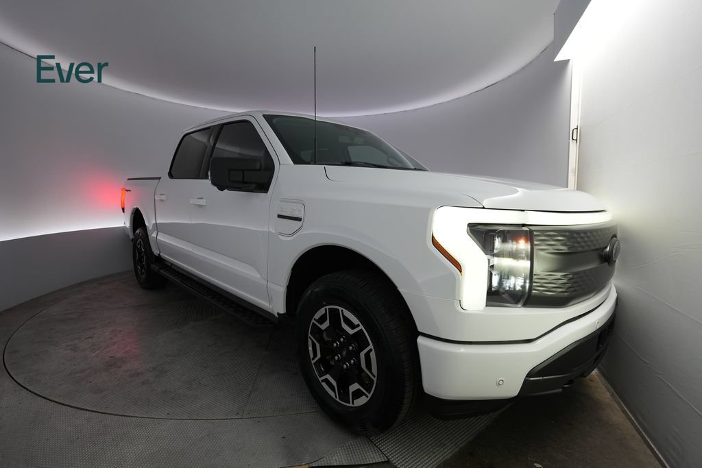 Used 2023 Ford F150 Lightning XLT AWD/4WD image 2