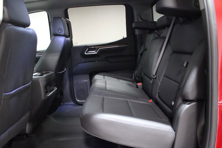 Used 2025 Chevrolet Silverado 1500 LT Trail Boss w/ Convenience Package II AWD/4WD image 21