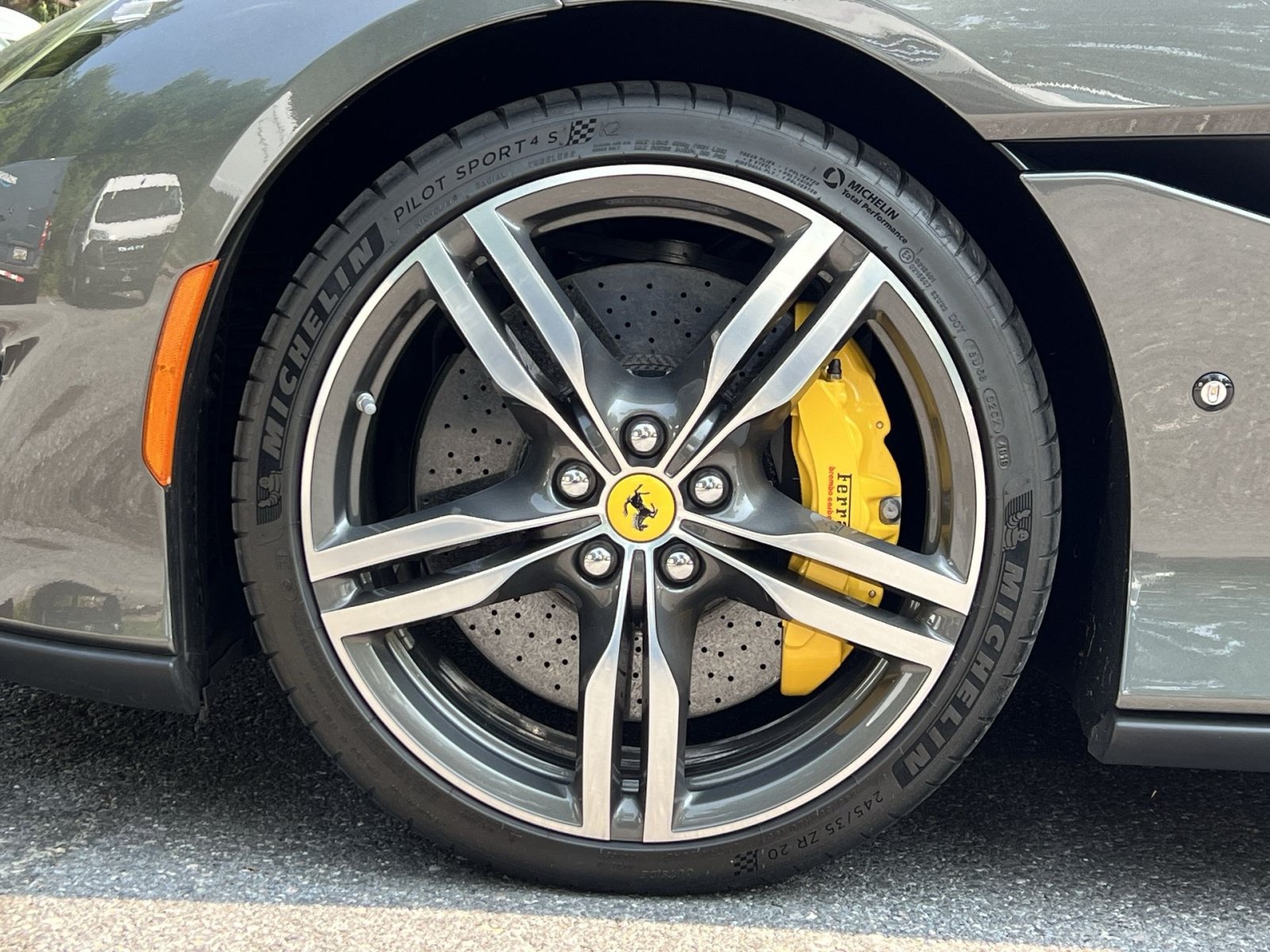 Used 2020 Ferrari Portofino RWD image 17