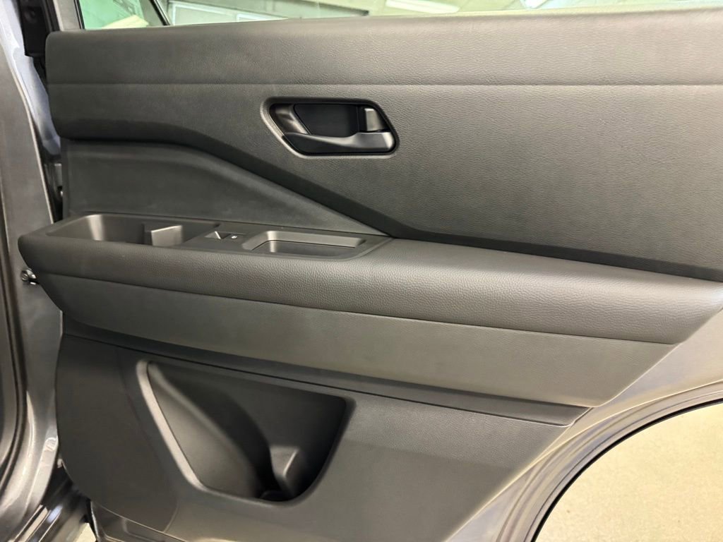 New 2026 Nissan Pathfinder SV image 25