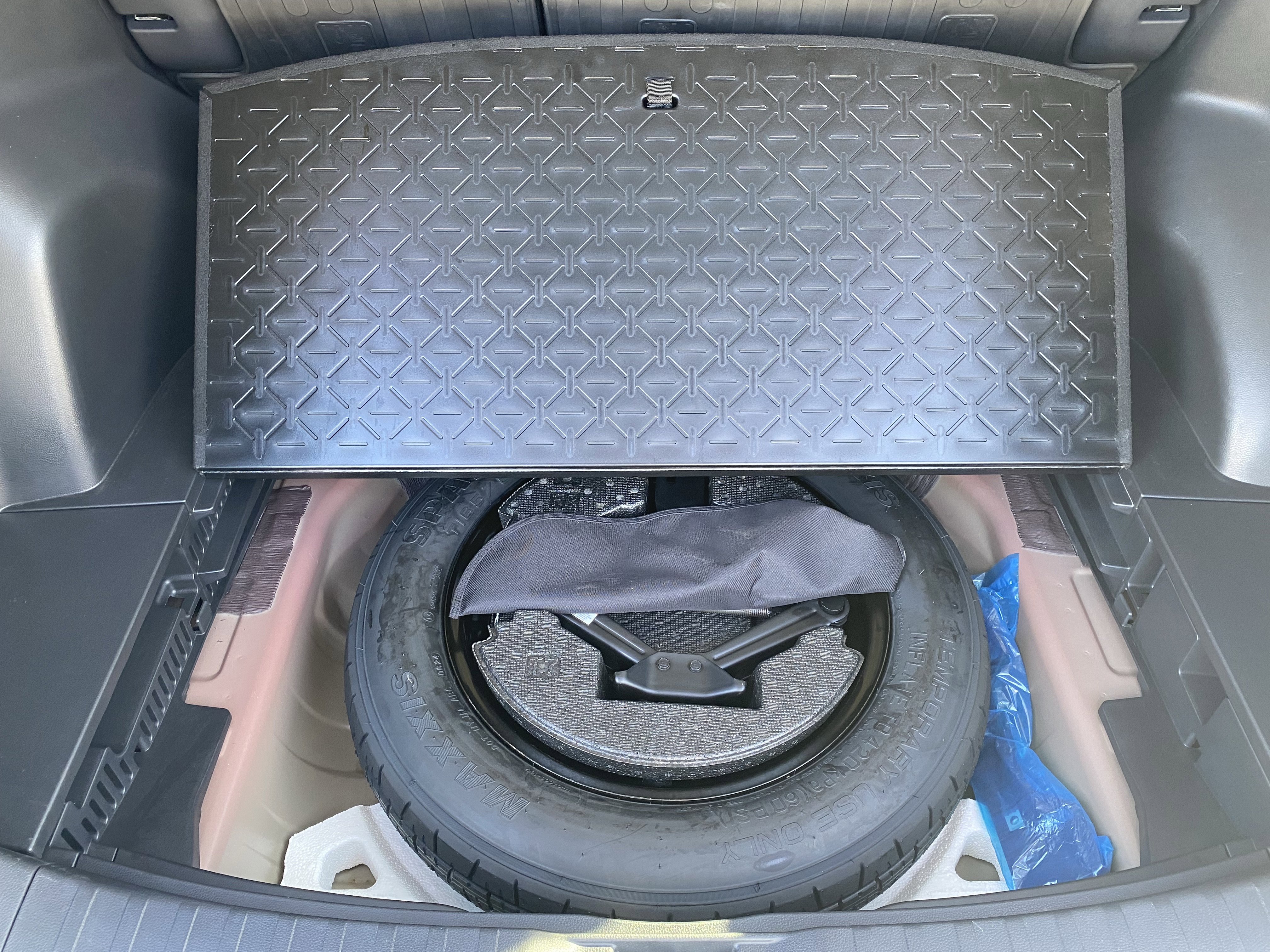 Used 2024 Toyota RAV4 LE image 22