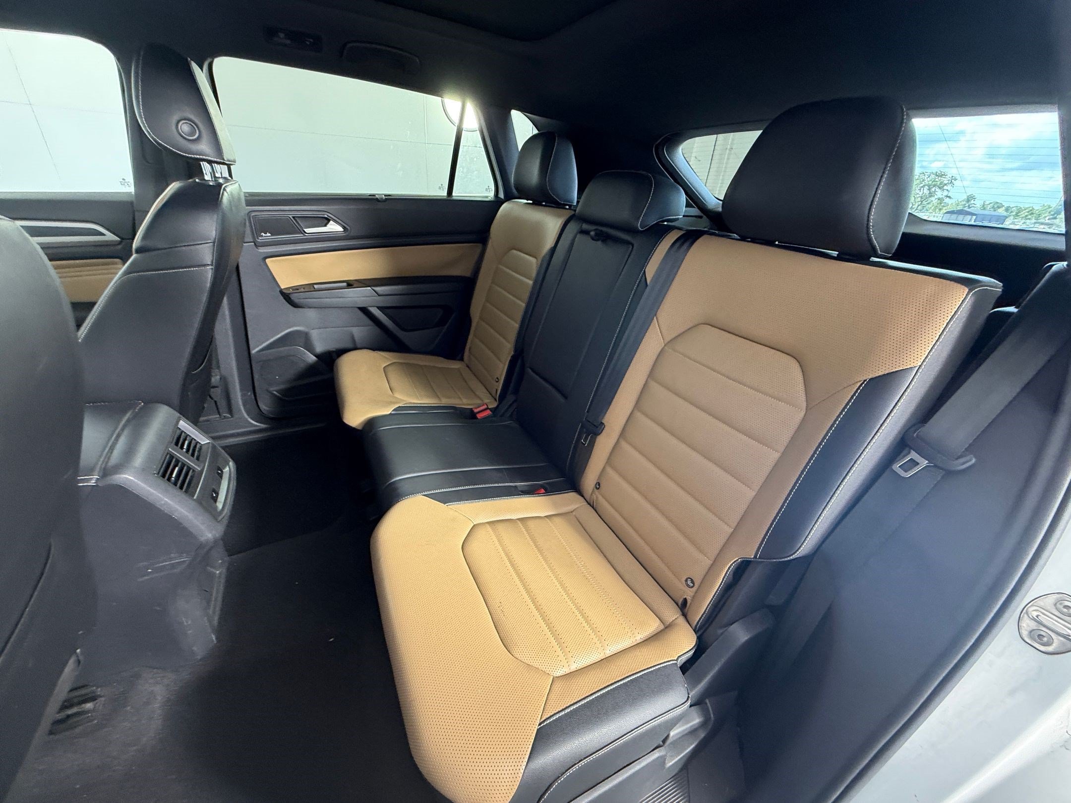 Used 2020 Volkswagen Atlas Cross Sport SEL Premium AWD/4WD image 29