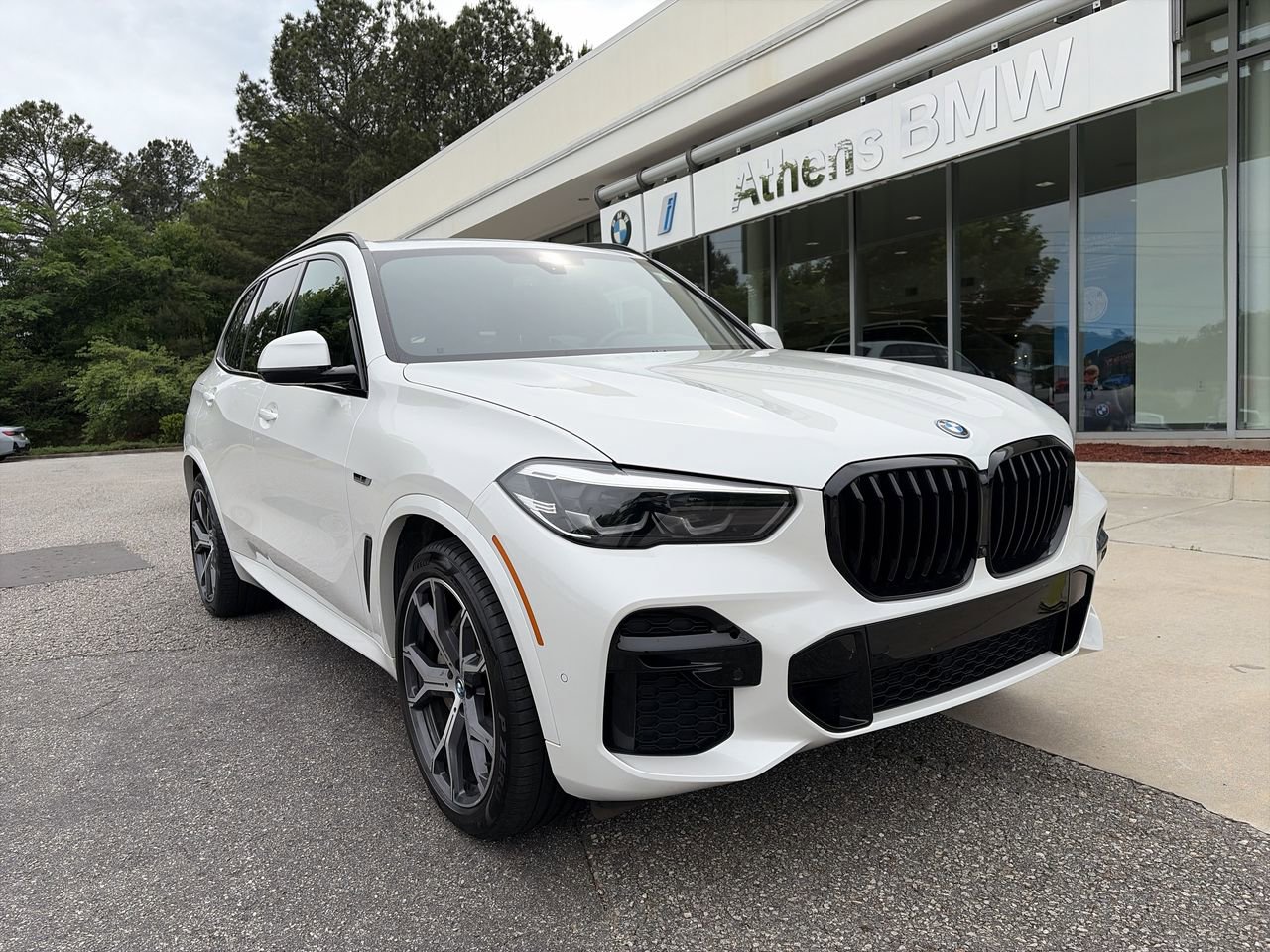 Certified 2023 BMW X5 xDrive45e w/ M Sport Package AWD/4WD image 1