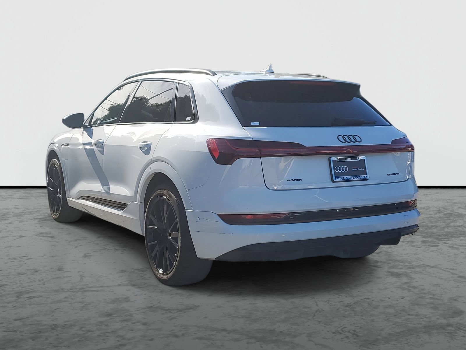 Used 2022 Audi e-tron Chronos w/ Chronos Package image 3