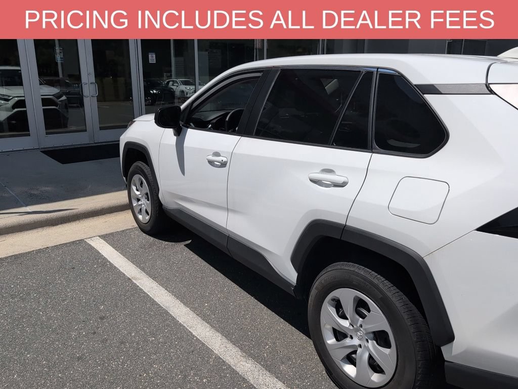 Used 2023 Toyota RAV4 LE FWD image 7