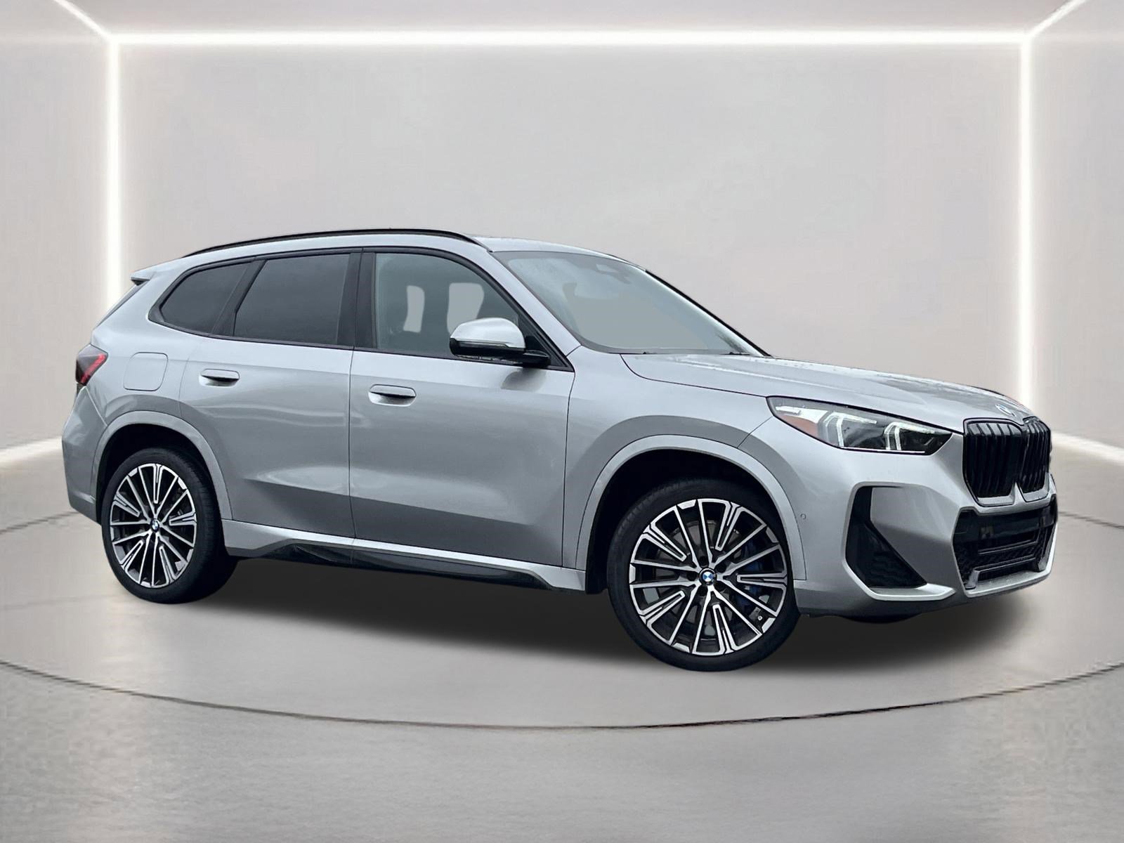 Used 2025 BMW X1 xDrive28i w/ M Sport Package image 2